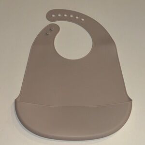 Silicone Baby Bib in rose / beige